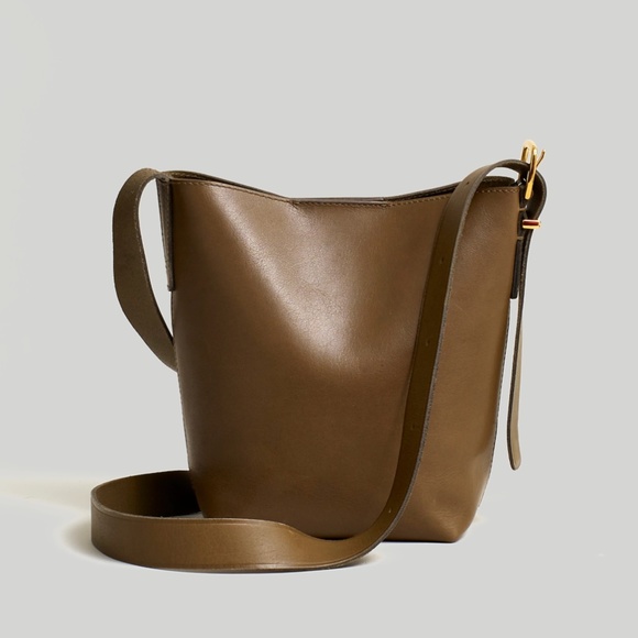 Madewell Handbags - New MADEWELL $138 Essential Mini Bucket Tote Burnt Olive Leather